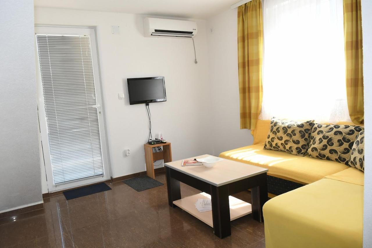 Sobe Alex Apartment Veliko Gradiste Luaran gambar
