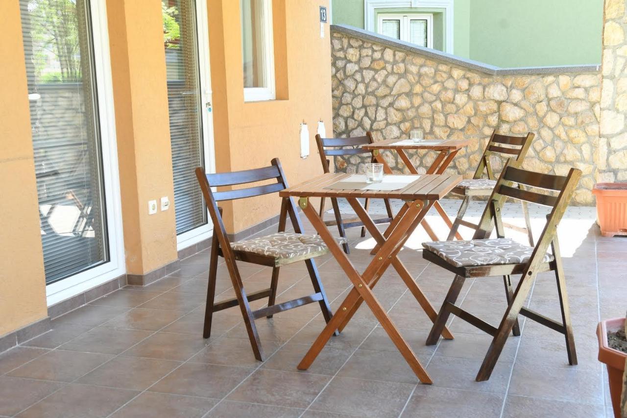Sobe Alex Apartment Veliko Gradiste Luaran gambar